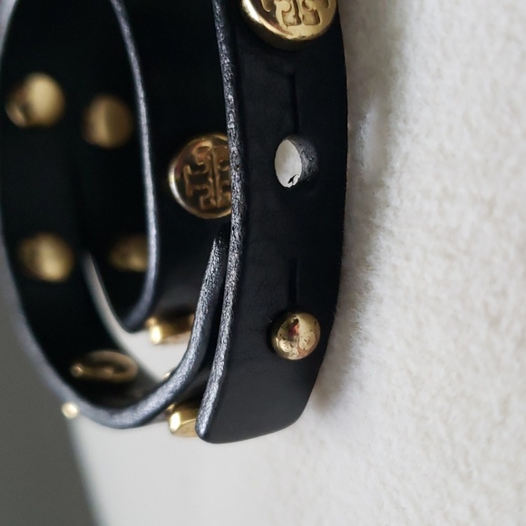 Tory Burch leather logo stud double wrap bracelet LIKE NEW - Picture 3 of 8
